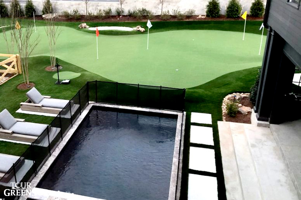 Short game putting green as a pool surround