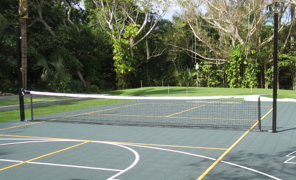 a pickleball court net